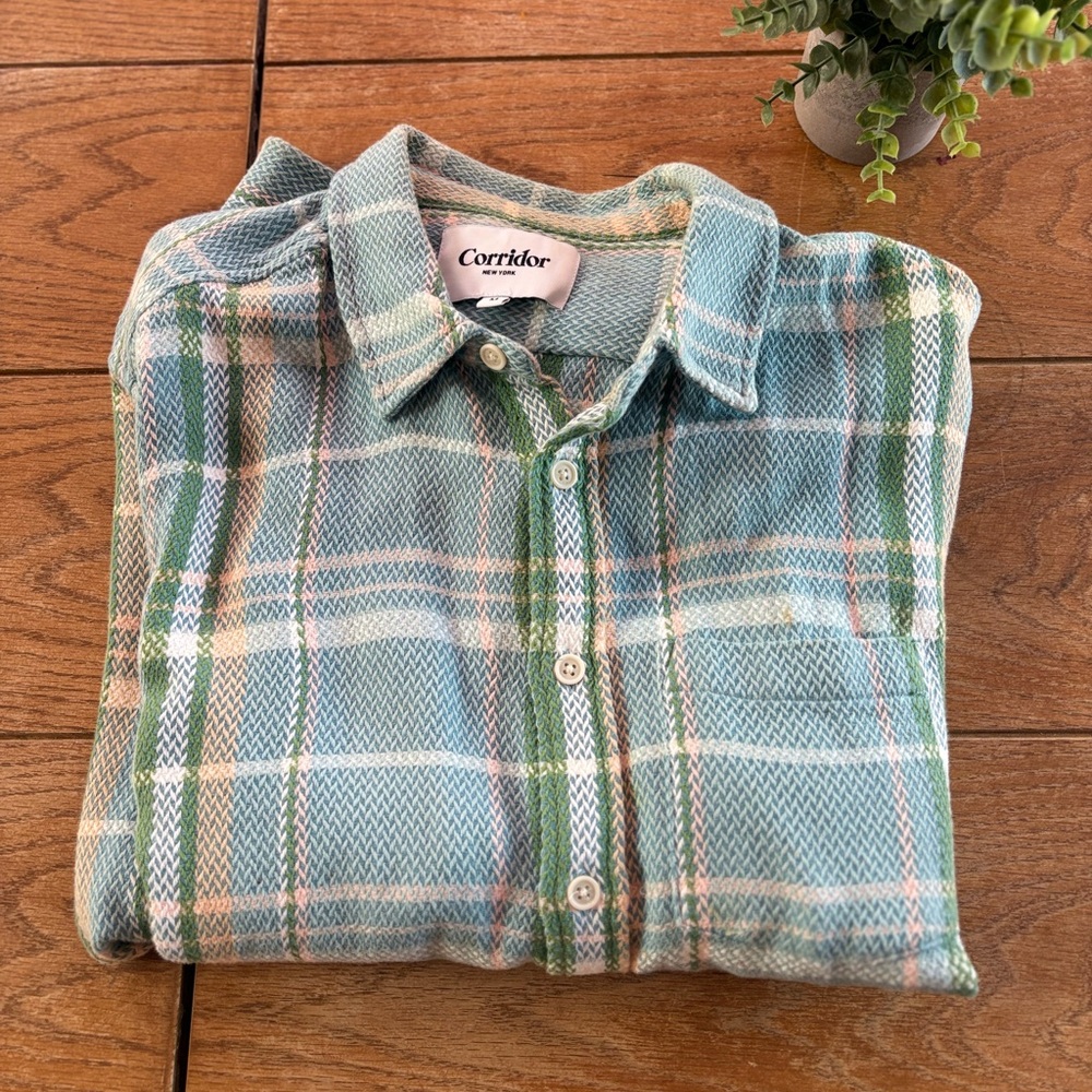 Corridor New York Men’s Button-Up Flannel Shirt – Size Medium